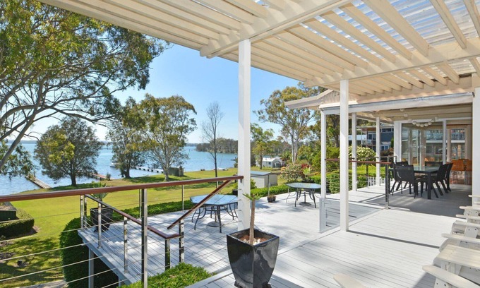 Morisset Park House | Lake Macquaries' Edgewater Lakehouse at Morisset Memories
