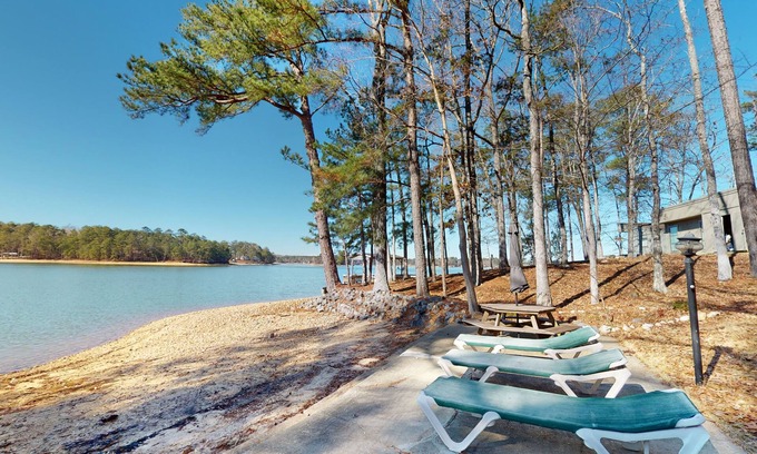 Little Kowaliga House | Lake Martin Oasis on Nero's Point, sleeps 15!