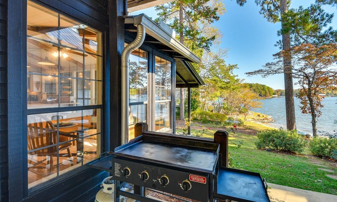 Smith Mountain Estates Cabin | Lake Martin Retreat w/Beach, Boat Dock + Fire Pit
