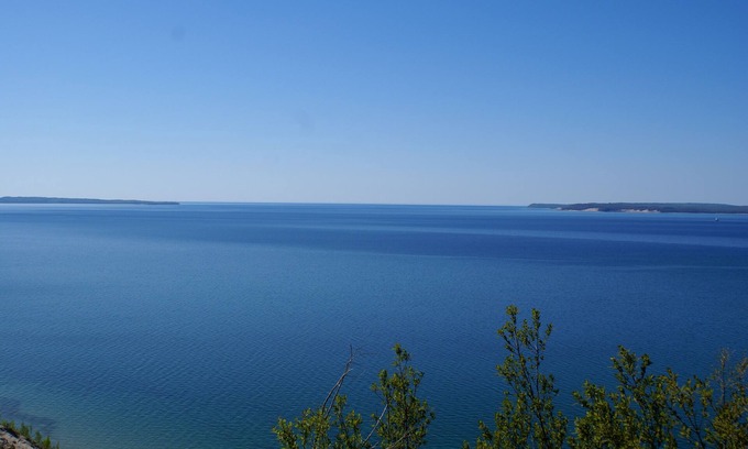 Glen Arbor Condo | Lake Michigan Beachfront - 2 bedroom, 2 bath condo