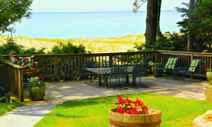 Onekama Cottage | Lake Michigan Cottage, Private Beach & Sunsets, Large Deck, Sleeps 15