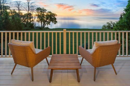 Newton House | Lake Michigan Gem Private Beach and Game Room