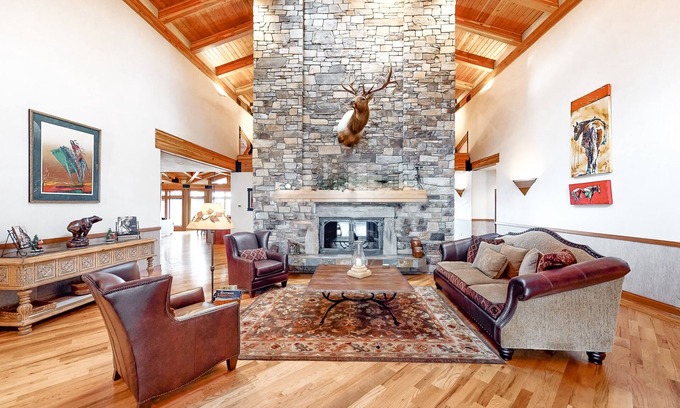 Kalispell House | Lake- & mountain-view home with decks, fireplaces, shuffleboard