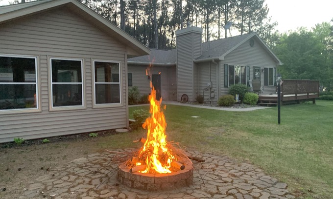 Tomahawk House | Lake Nokomis Retreat