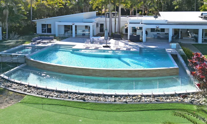 Dora Creek House | Lake Palm Resort Luxury Retreat absolute Waterfront on 3 acres at Lake Macquarie.