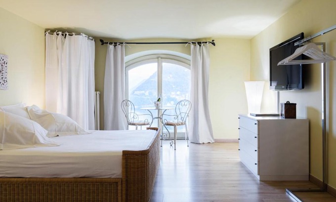 Como Apartment | Lake Panorama - byMyHomeinComo