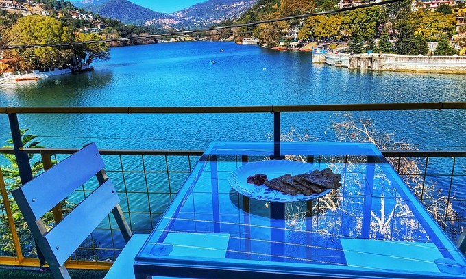 Bhimtal Hotel | Lake Retreat offers the most stunning lake view and landscapes in the Himalayas.