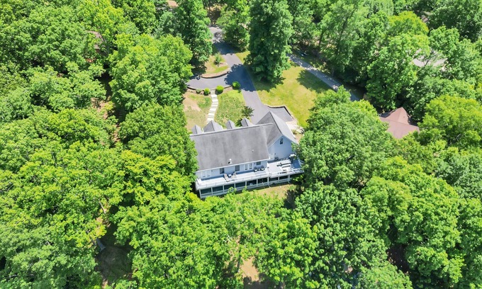 Westlake Corner House | LAKE Royale: Lakefront Home with hot tub.