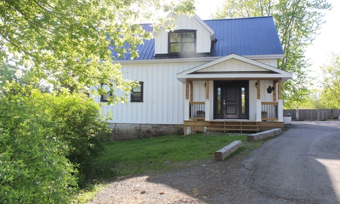 Prince Edward House | Lake Street Carriage House