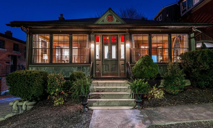Stratford Apartment | Lake Suite with Sunroom by Henry House Stays