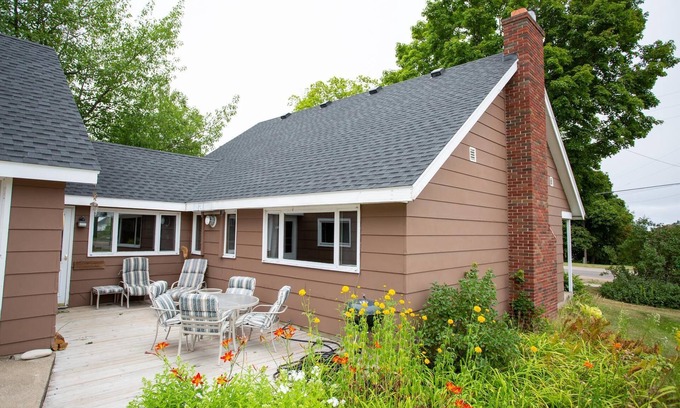Grand Marais House | Lake Superior Hamlet House - Bayview, walkable to downtown