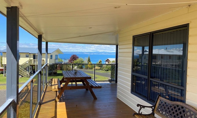 Whareroa Village House | Lake Taupo Holiday Home