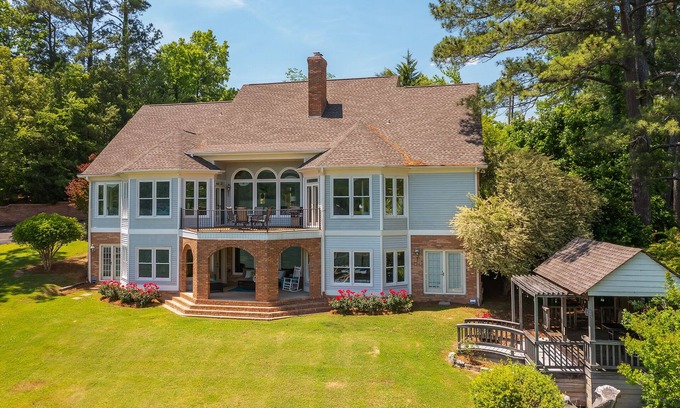 Trimble House | Lake Therapy: 5 BR, 4.5 BA in Crane Hill, Sleeps 18