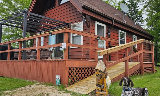 Hingham Cabin | Lake & Trail Getaway - Perfect for a Fall getaway!