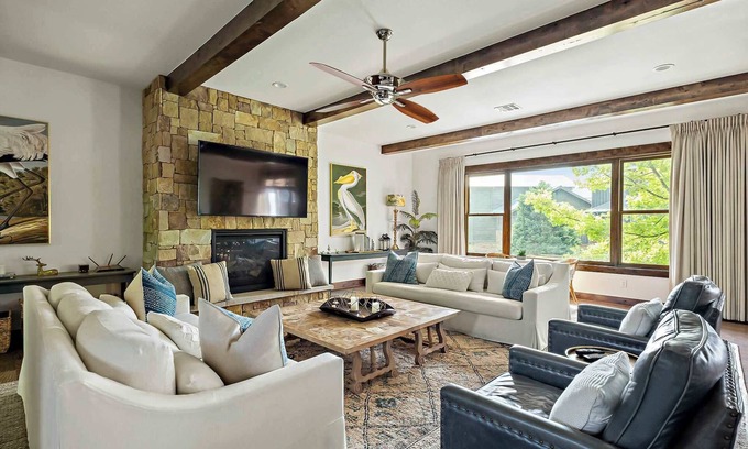 Spicewood Villa | Lake Travis Luxe Villa | 4BR | Pickleball | BBQ