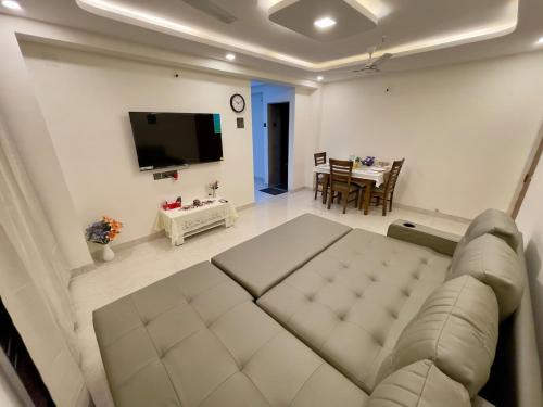 Powai Apartment | Lake View 2 BHK in Powai A