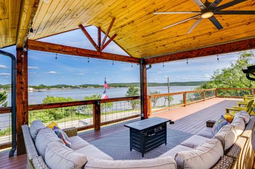 Graham House | Lake View and Huge Deck Cozy Possum Kingdom Retreat