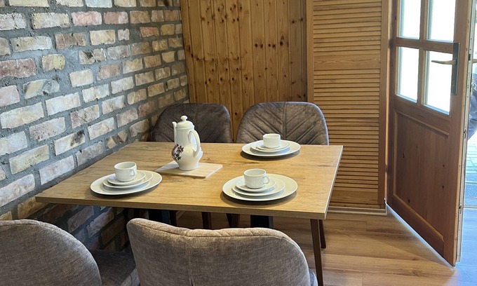 Mellensee Apartment | Lake view apartment direct water access up to 4 pers. - Restaurant at the wildlife park
