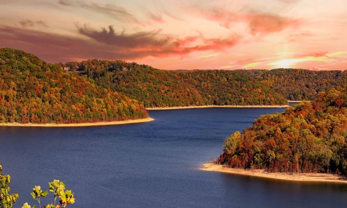 Silver Point Ski Chalet | Lake View Chalet | Game Room | Hot Tub!