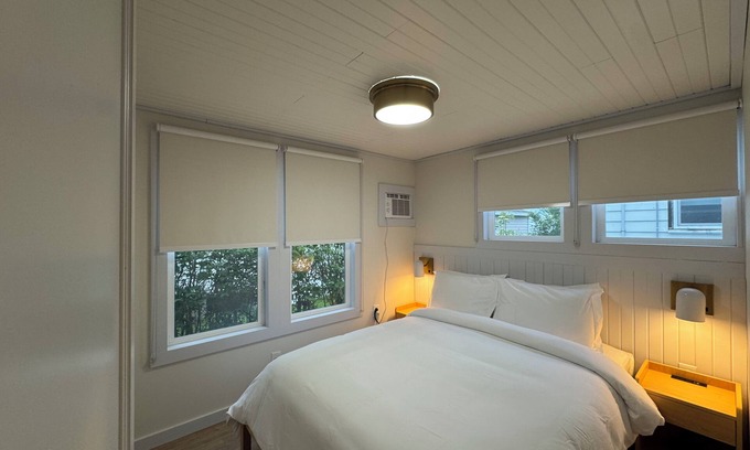 Geneva-on-the-Lake Cottage | Lake View Cottage