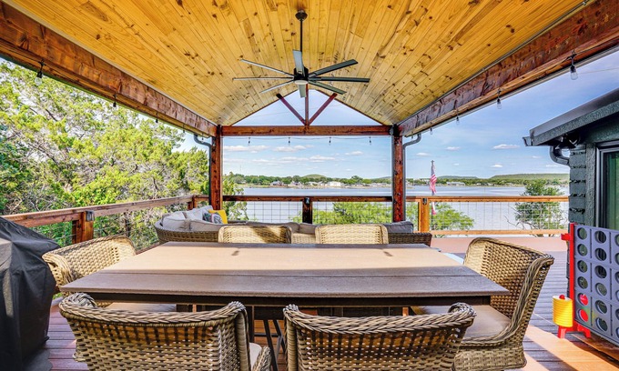 Graham Cottage | Lake View + Huge Deck: Cozy Possum Kingdom Retreat
