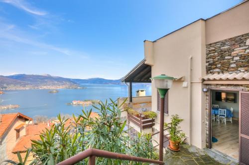 Someraro House | Lake View Terrace Over The Borromean Isla - Happy Rentals