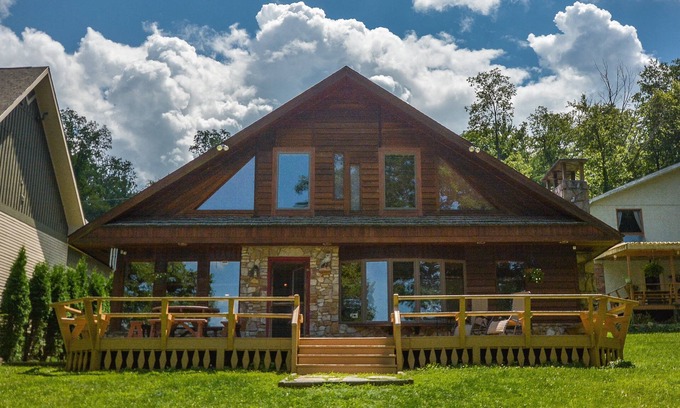 Thayerville Cabin | Lake View