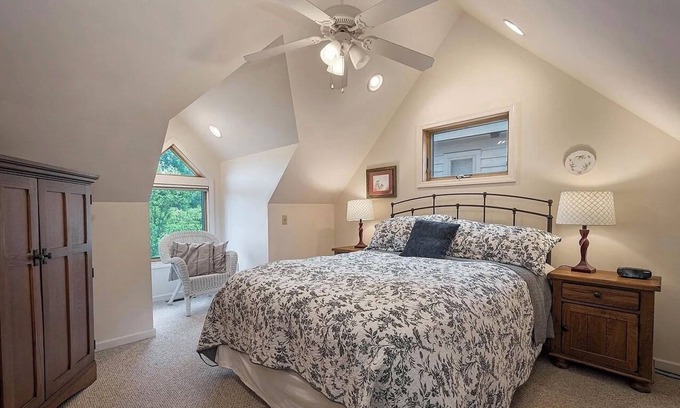 Mountainside Ski Chalet | Lake Views! HOT TUB! Central Location. Walk to Coffee, Eats, and Lake Rentals.