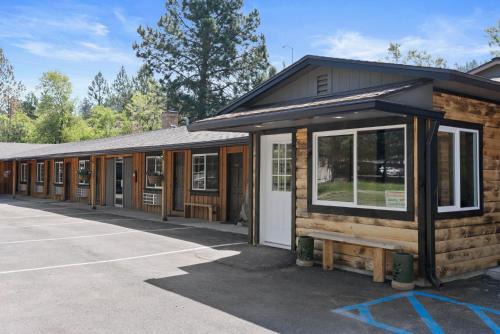 Coeur d'Alene Hotel | Lake Village Lodge