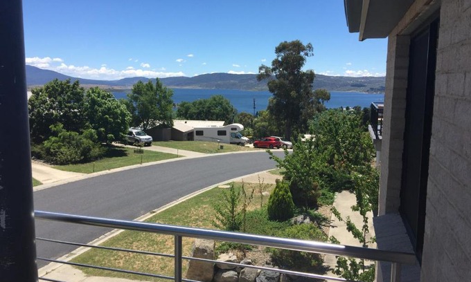 Jindabyne House | Lake Vista