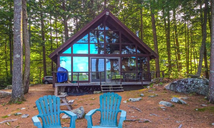 Meredith House | Lake Waukewan Chalet
