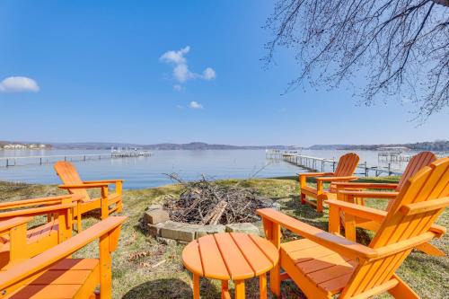 Lodi House | Lake Wisconsin Retreat with Dock Great for Groups!