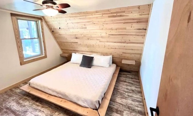 Hoyt Cabin | LakeFire Cabin