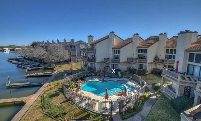 Horseshoe Bay Condo | Lakefront, 1st Floor, 2/1 Condo Lake LBJ, Horseshoe Bay