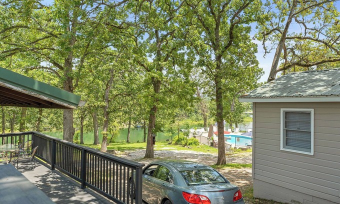 Kimberling City Cabin | Lakefront 2BR Cabin w/Pool + Swim & Boat dock