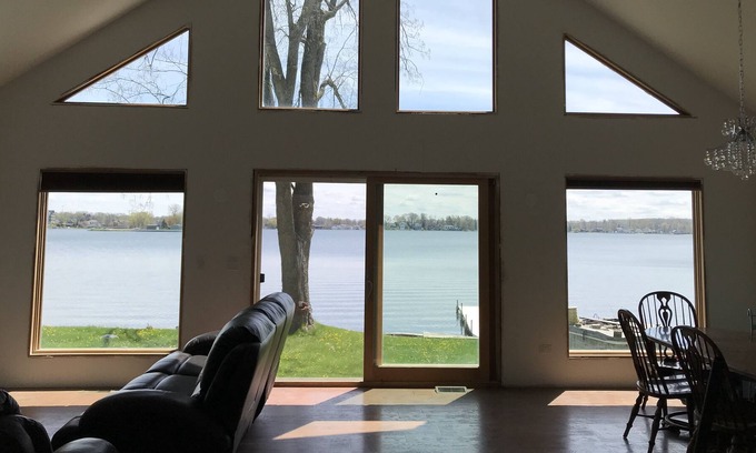 La Porte House | Lakefront 4-bedroom home on Pine Lake