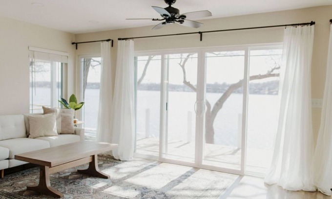 Spirit Lake House | Lakefront 4BR 4 BA Luxurious Bungalow