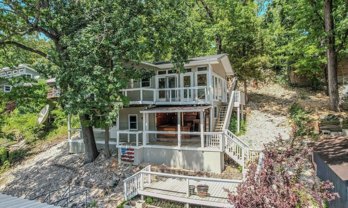 Rocky Mount House | LAKEFRONT AND NEWLY RENOVATED! SLEEPS 12!
