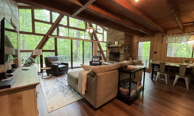Innsbrook Ski Chalet | Lakefront Chalet; Hot Tub, Dock, Firepit, Boat, Kayaks, Beach, POOL, and WIFI!