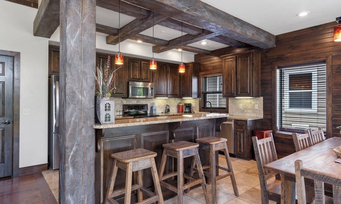 Lampe House | Lakefront-Chalets Resort Lakefront Villa Free Amenities 10 Min to Dogwood Canyon