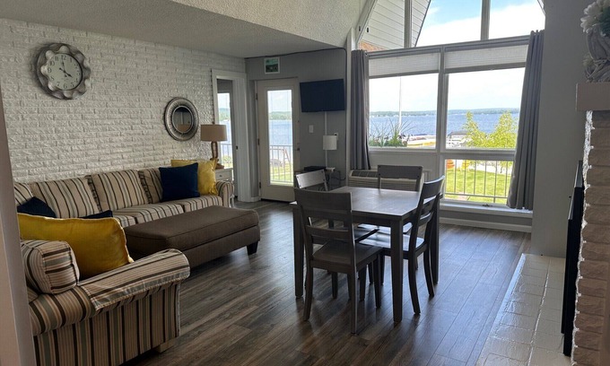 Conway Condo | Lakefront Condo on Crooked Lake, Family-Friendly, Boat Slip Available
