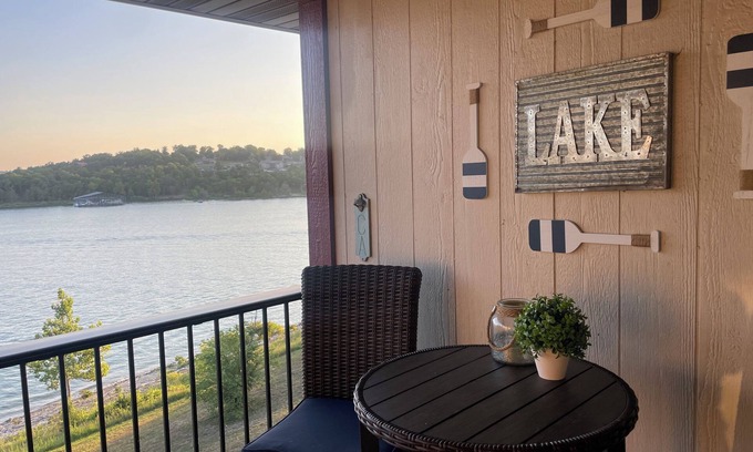 Kimberling City Condo | Lakefront Condo. SDC & Dogwood 15 min. 30 to Strip & Landing. 2 BR 2 Bath