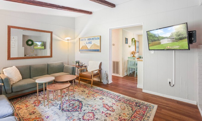 Goodview Condo | Lakefront Condo w/Boat Launch! 20 Min to Smith Mtn Lake State Park!