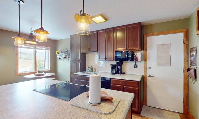 Dillon Condo | Lakefront Condo with Balcony, Fireplace, Grill, & Rare Lake Views