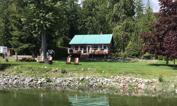 Nelson Cottage | Lakefront Cottage on Kootenay Lake-Ring Sherry 250-825-9681