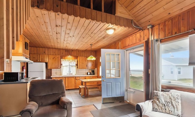 Greenbush Apartment | Lakefront Cottages 4 & 5 - 6BR Retreat for 12