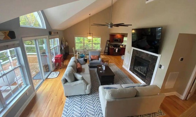 Athens House | Lakefront |Dock| Firepit |Beach|Ski| Catskills|Hudson |Athens|Sleepy Hollow Lake
