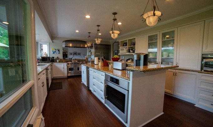 Rogers Park House | Lakefront Estate with Spectacular Mountain Views for Special Events only
