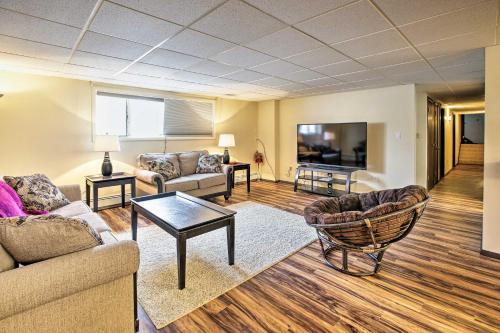 Fairbanks House | Lakefront Fairbanks Unit, 1 Mile to Pioneer Park!
