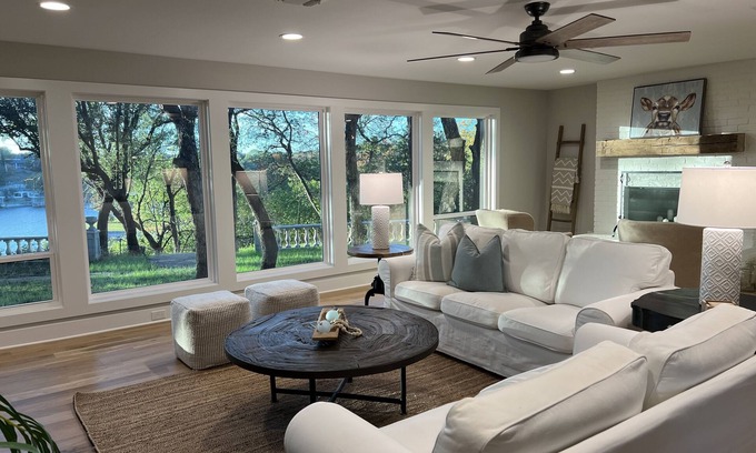 Fort Worth House | Lakefront farmhouse. Private dock. Gated 2+ ac. Eagle Mtn Lake, Fort Worth, TX